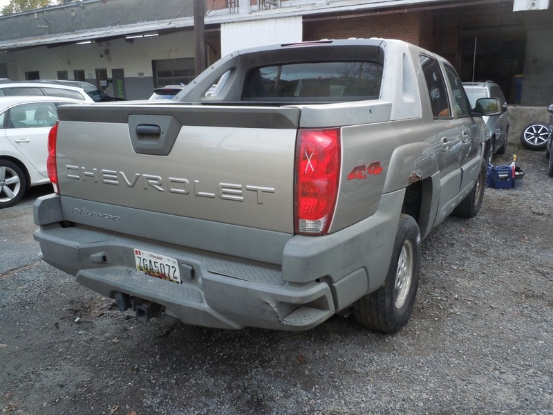02-04 Chevrolet Avalanche 1500 Rear Axle Beam 3.73 Ratio OEM W/O Active Brake