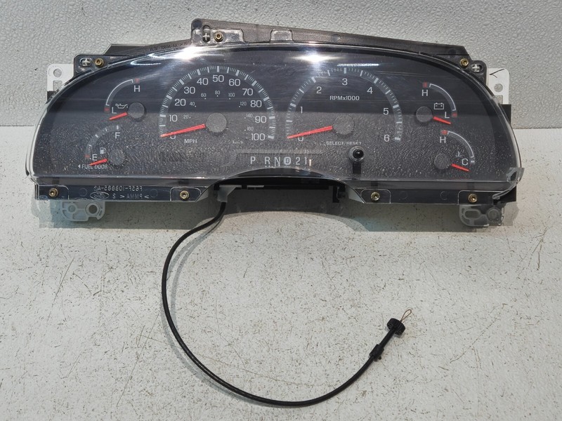 99-02 Ford EXPEDITION INSTRUMENT CLUSTER Gauges w/ Shift Indicator 231,611k