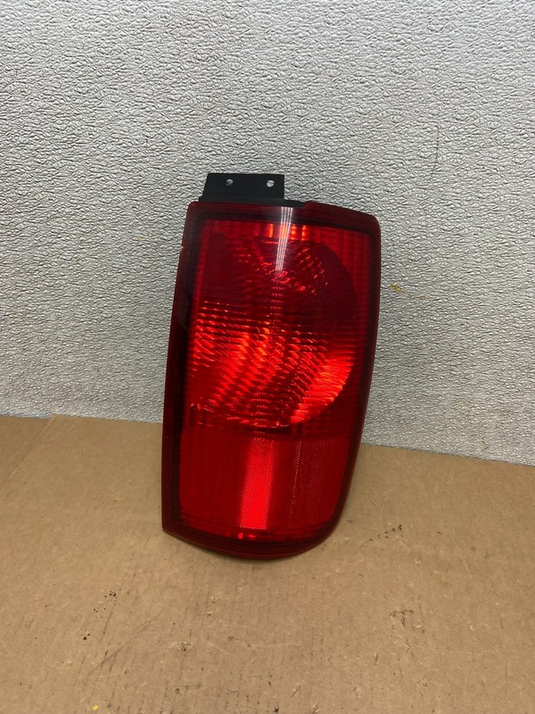 1998 to 2002 Lincoln Navigator Right Passenger RH Side Tail Light Oem Z6735 DW