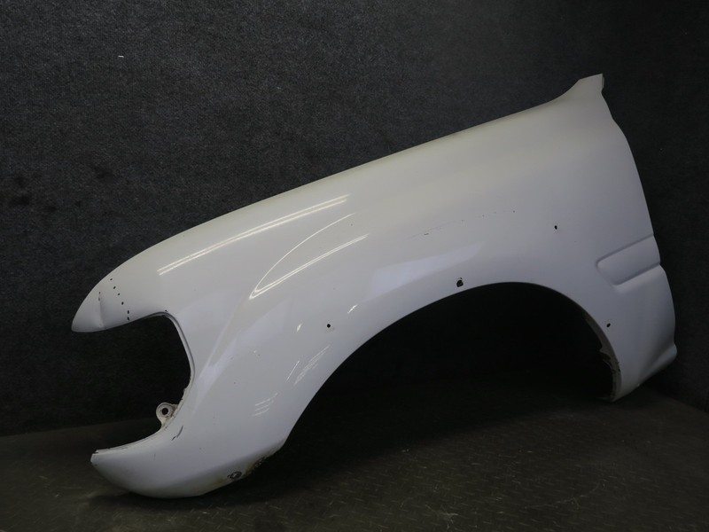 1991-1992 TOYOTA LAND CRUISER FJ80 FRONT LEFT SIDE FENDER SHELL PANEL WHITE