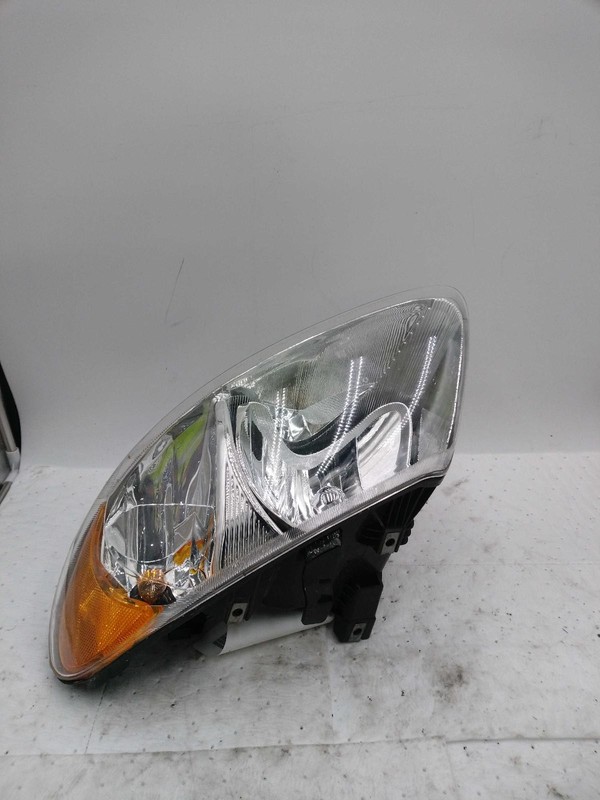 2002 Chrysler Voyager Left Headlight Assembly White OEM 330595 45000 Miles