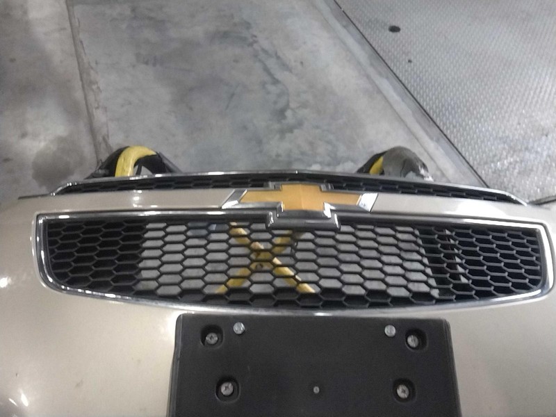 Used Lower Grille fits: 2013 Chevrolet Cruze lower center of fascia AT transmiss