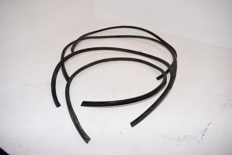 1985 NISSAN DATSUN 300ZX 2 SEATER FENDER MOULDINGS