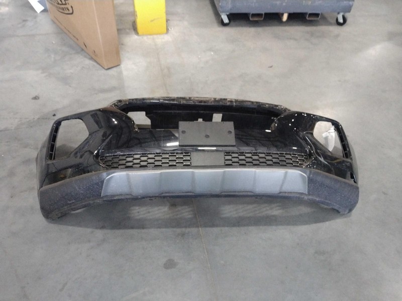 2020 Hyundai Santa Fe Black Front Bumper Assembly OEM 696088 40K Miles