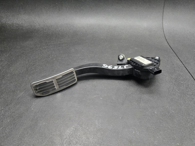 Gas Accelerator Pedal 2018 Range Rover Velar J8A2-9F836-AA 2019 - 2022