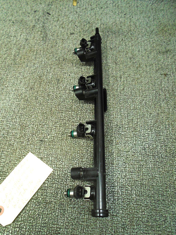 FUEL DELIVERY PIPE ASSY 1 w INJECTORS 6AW-13160-10-00 YAMAHA '12-'19 F300-350 HP
