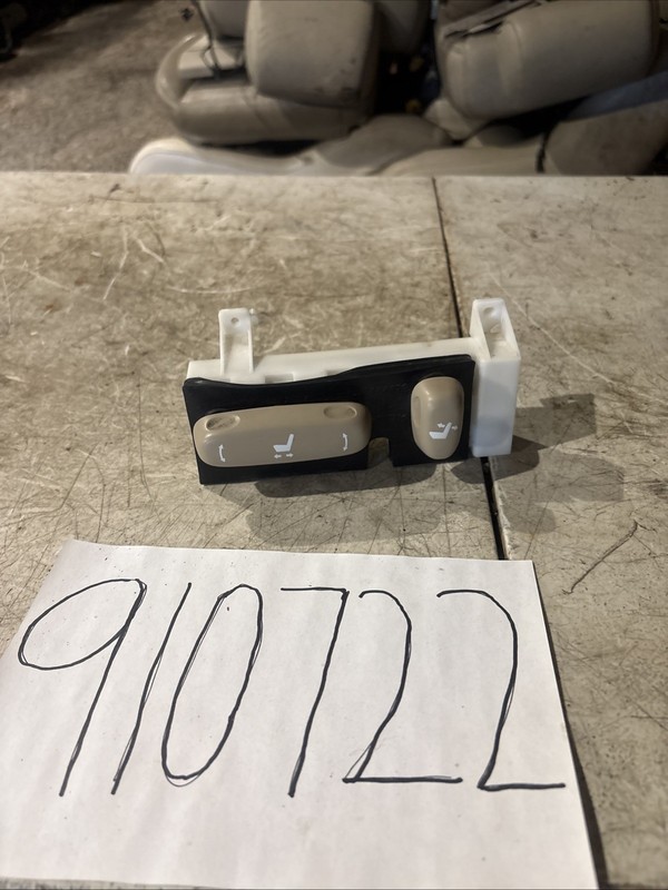 07-09 Lexus RX350Front LH Seat Position Control Switch 84070-0E010 03-09 GX470