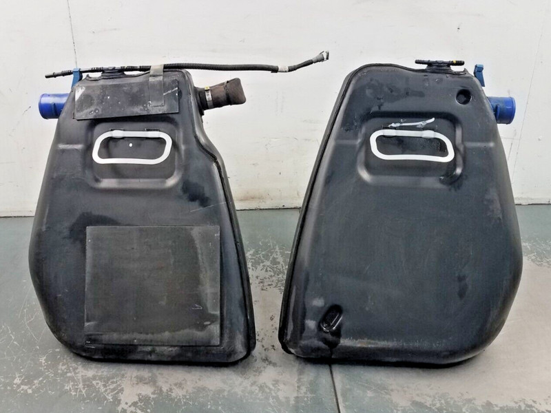 2002 Chevy Corvette C5 Fuel Tanks / Fuel Pump / Sending Unit #8313 V3