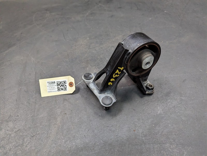 Rear Engine Mount Bracket 2018 Toyota RAV4 12371-0V030 2014 2015 2016 2017