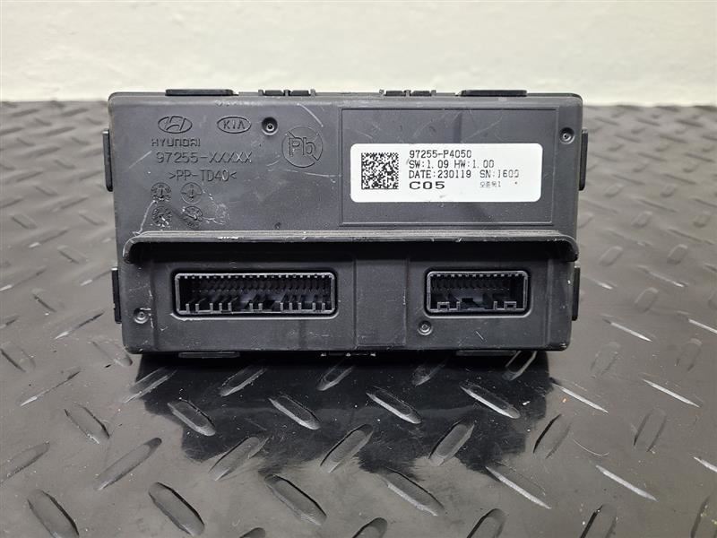 21-23 Kia Sorento Hybrid Temperature Control Module OEM 97255-P4050