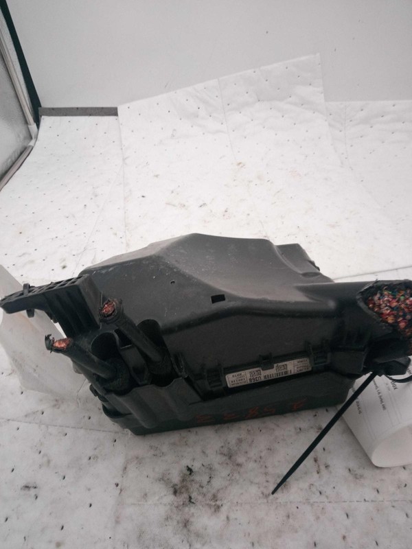 Used Fuse Box Engine fits: 2019 Hyundai Kona engine compartment 1.6L turbo AWD G