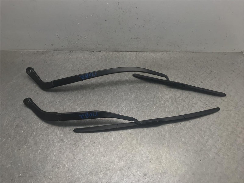 2016 JEEP CHEROKEE 28K MILES WINDSHIELD WIPER ARMS PAIR OEM