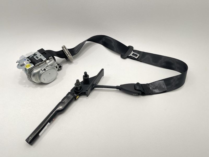 2021-2023 LEFT FRONT SEAT BELT RETRACTOR W/PRE-TANSIONER BLACK 53928