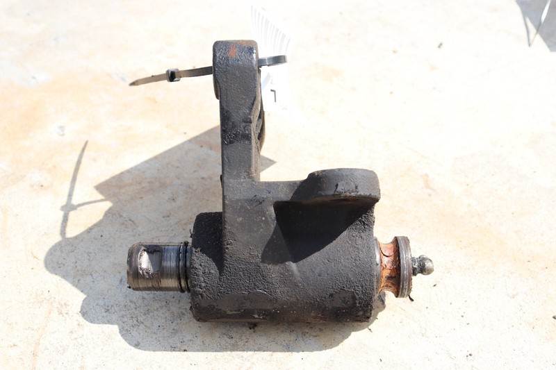 17-24 FREIGHTLINER CASCADIA 126 AXLE SPRING ANCHOR BRACKET 23411153 OEM