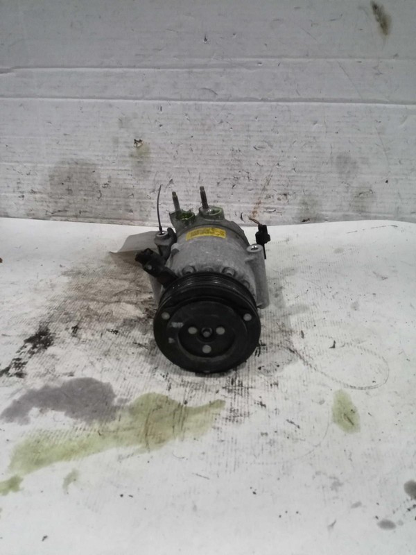 2015 Ford Escape A/C Compressor OEM 1.6L Black 116K Miles NJ25-21174-518091