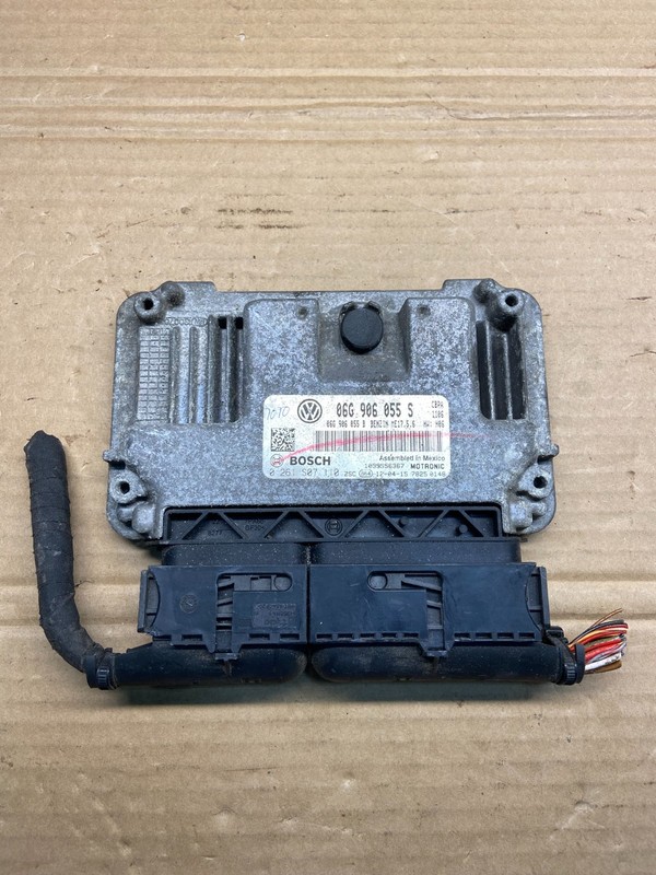 2011 2012 Volkswagen Jetta Passat 2.0L ECM Engine Control Unit ECU OEM AE4741 DW