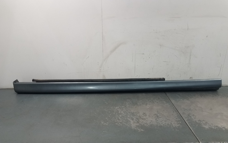 2005 Pontiac GTO Left Side Skirt Rocker Panel #2371 S1