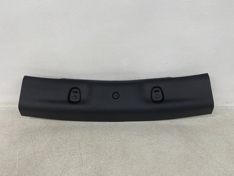 ⭐2003-2006 CHEVROLET SSR FRONT UPPER COVER COWL WINDSHIELD PANEL OEM LOT2686