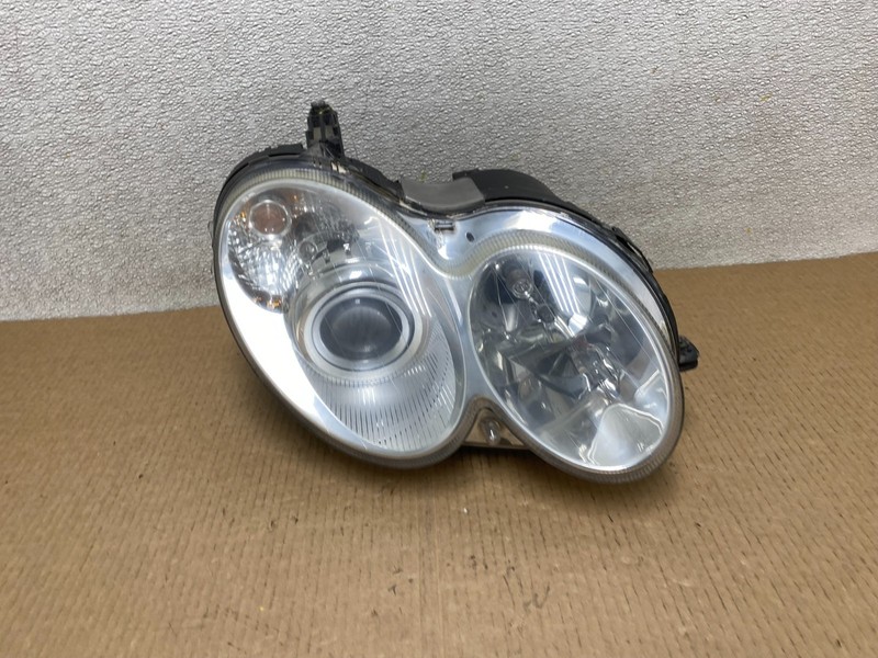 2003-2005 Mercedes Benz W209 CLK CLK350 Right Passenger Xenon Headlight W5038 DW