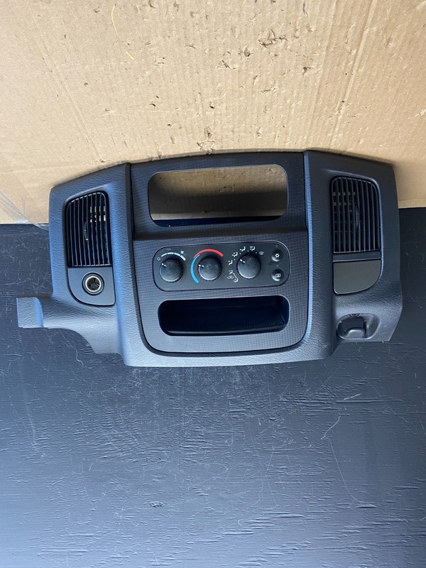 2002 to 2005 Dodge Ram Radio Climate Control Dash Air Vent Bezel Trim ad2286 DG