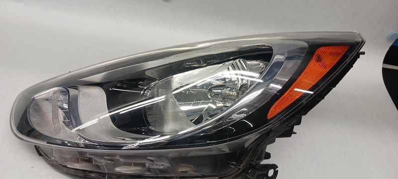 12-'14 HYUNDAI ACCENT Left driver headlight Headlamp OEM Grade B