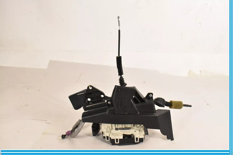 08-18 Mercedes W204 E350 CLS400 C300 Front Left Door Lock Latch Actuator OEM