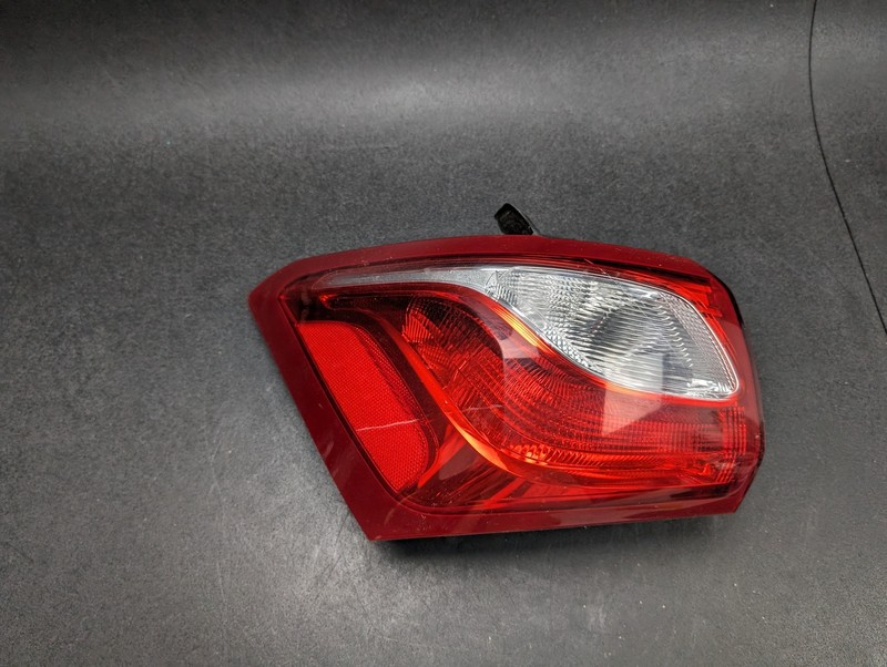 Rear Left Outer Tail Light Lamp 2019 Chevrolet Equinox 84373387 2018 2020 2021
