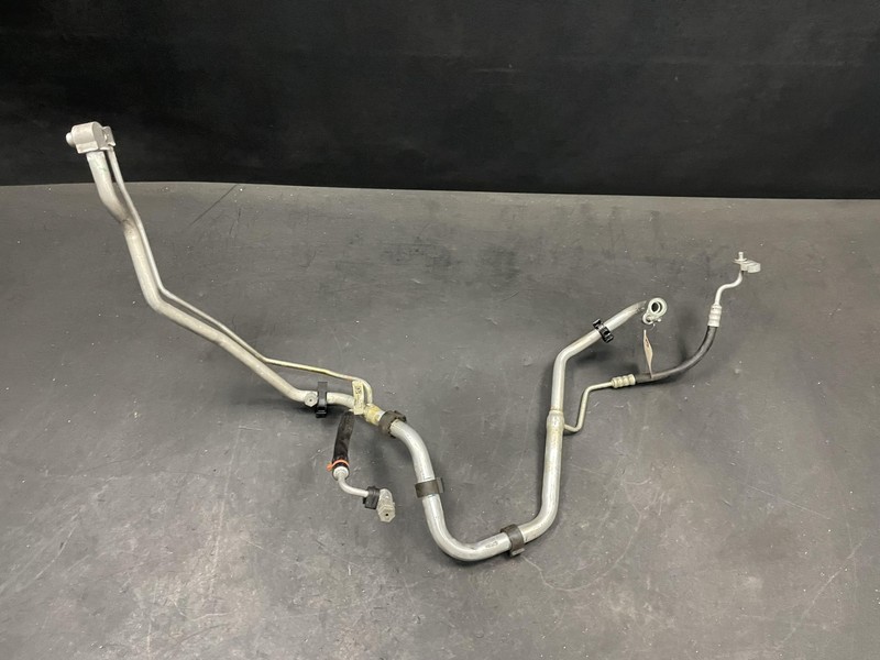 A/C Refrigerant Suction & Liquid Hose 2019 Chevrolet Equinox 84453483 2018 -2023