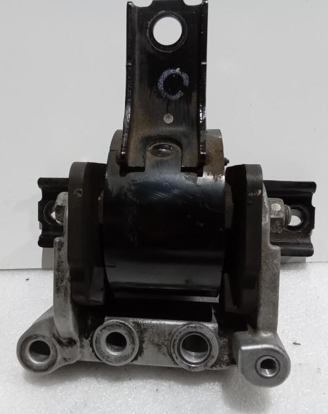 2008-2017 Mitsubishi Lancer Outlander 2.0L 2.4L Front Engine Mount and Bracket