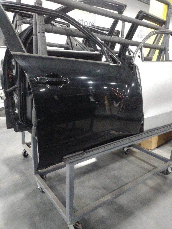 2015 Nissan Juke Right Front Door Black SCRATCHED 560071 Used OEM Parts