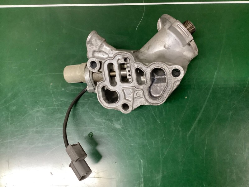 04-08 Acura TL Spool valve assembly w VVT SolenoidUsed OEM