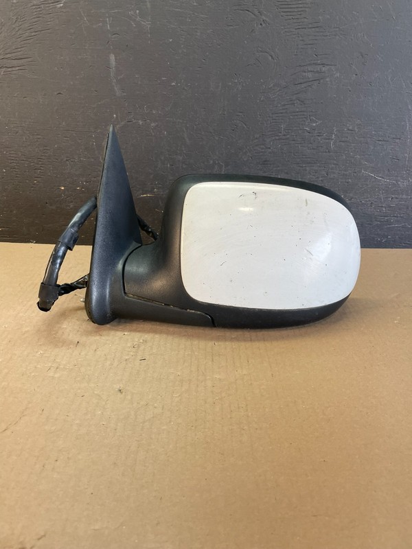 2003-2006 Chevrolet Tahoe Suburban Left Driver LH Turn Door Mirror OEM AE1135 DW