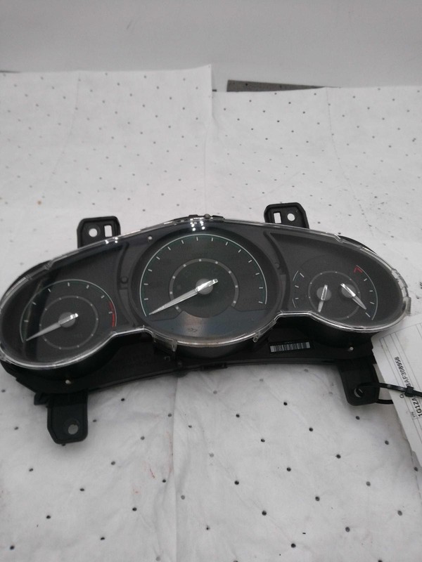2010 Chevrolet Malibu Speedometer Gauge OEM White 2.4L 149K Miles Scratches