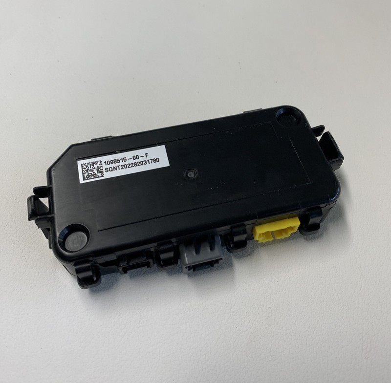 TESLA MODEL Y/3 FRONT RIGHT PASSENGER SIDE CONTROL MODULE UNIT OEM 2017 - 2022