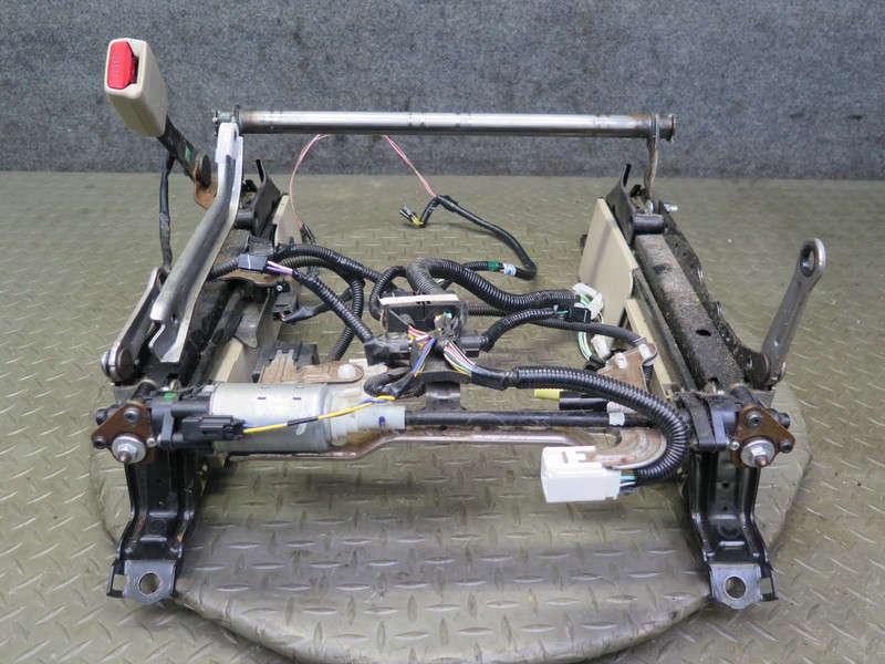 04-09 LEXUS UZJ120L GX470 FRONT LEFT DRIVER SIDE SEAT TRACK FRAME W/ MOTOR
