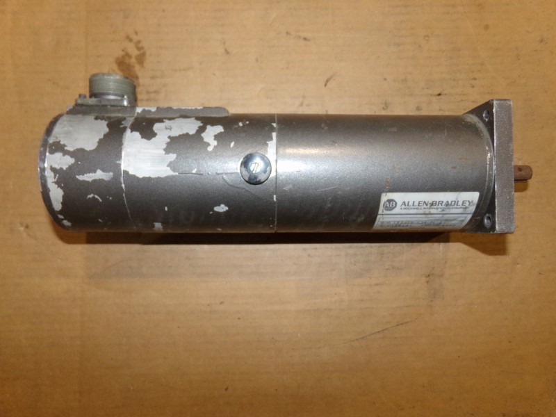 Allen Bradley 135641 Bulletin 1326 DC Servo Motor *FREE SHIPPING*