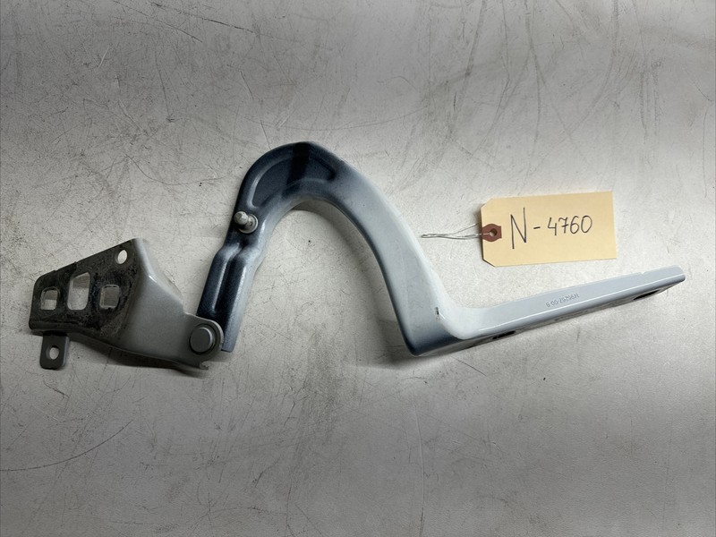 OEM 2020-2022 TESLA MODEL Y LH DRIVER SIDE HOOD HINGE 1496267-00-B 4760 B82