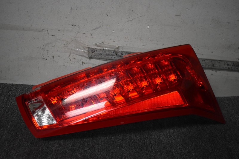 2010-2016 CADILLAC SRX LUXURY RIGHT SIDE TAIL LIGHT FACTORY OEM