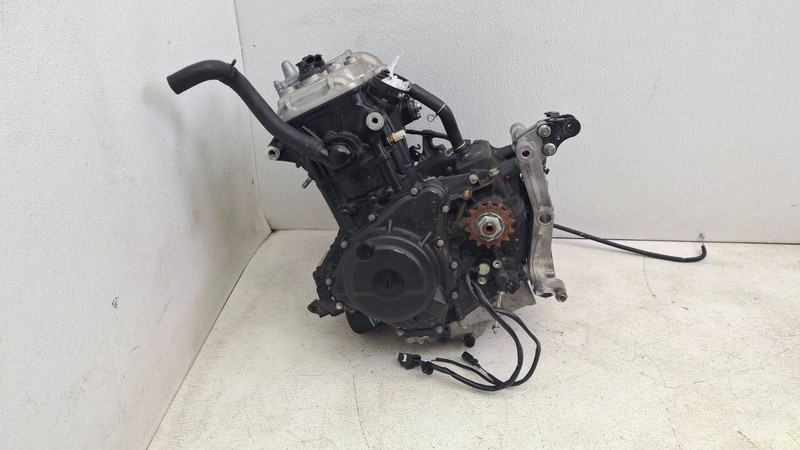 2025 Kawasaki EX500 500 Ninja Engine 1k miles OEM SEE PICS FOR CONDITION DAMAGED