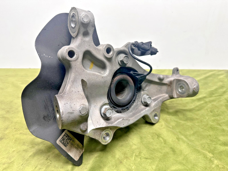 06-10 Saturn Sky Solstice Front Right Passenger Spindle Knuckle Hub OEM 69K Mi