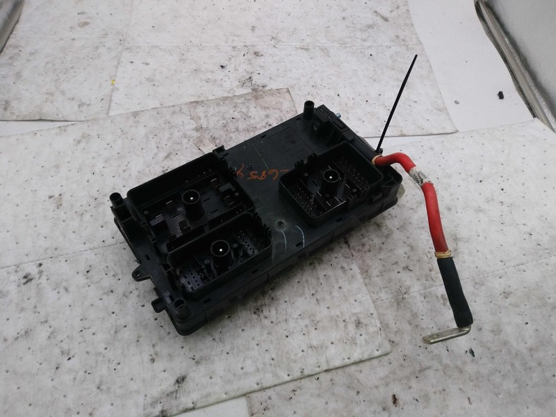 2018 Chevrolet Impala OEM Fuse Box 3.6L Red 47000 Miles NJ25-26854-679200