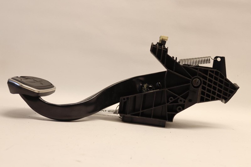 2020-2023 BMW M235I F44 GRAN COUPE PARKING BRAKE PEDAL OEM