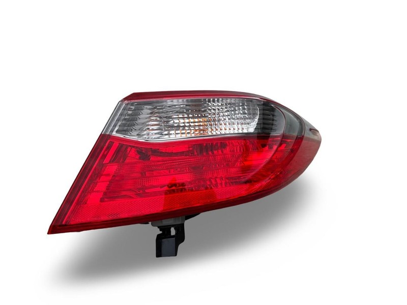 2015-2017 TOYOTA CAMRY RIGHT TAILLIGHT QUARTER MOUNTED 2.5L AT FWD 76K 50270