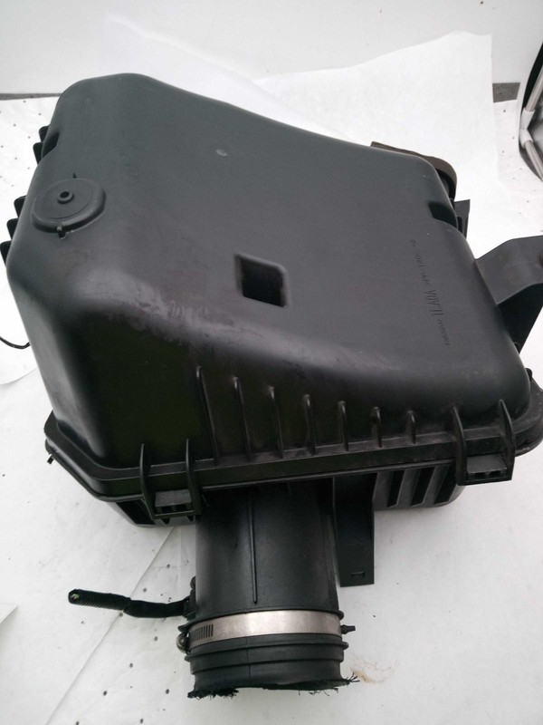 2017 INFINITI QX80 Air Cleaner Assembly OEM 165001LA0B Used Blue 105K Miles