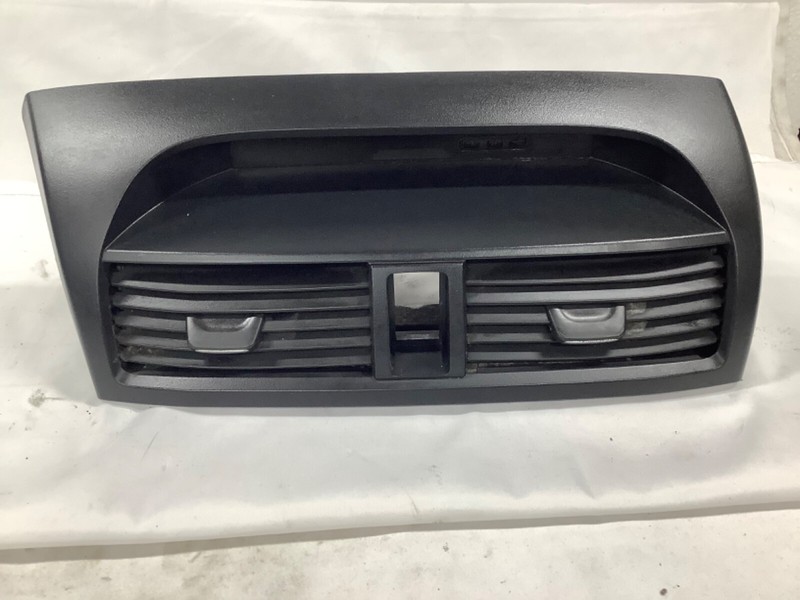05-08 Acura TL Center Vent Climate Air Dash Outlet Grille Assy W/O NAVI Used OEM