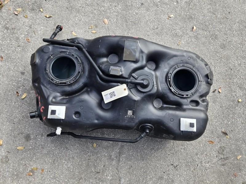 Fuel Tank 2021 Toyota RAV4 77001-0R090 2019 2020 2022 2023 2024 2025