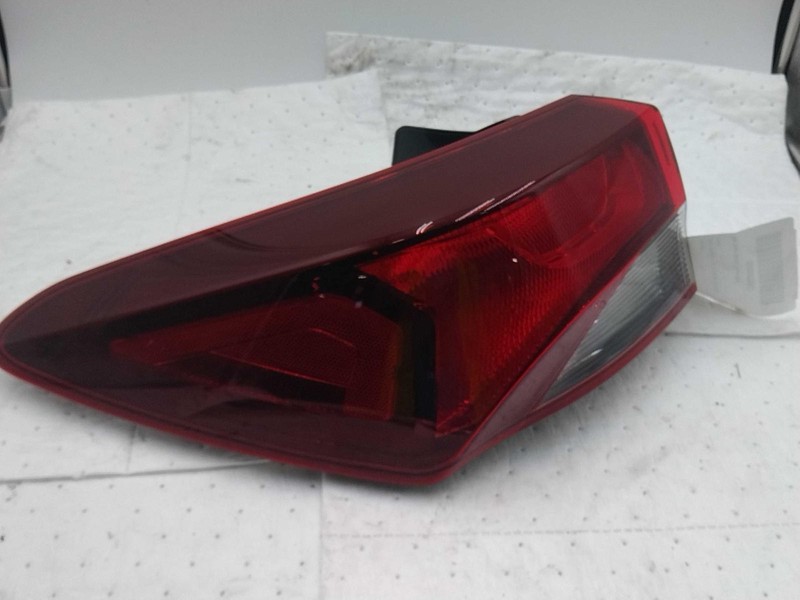 2021 Chevrolet Trailblazer Left Tail Light Assembly Blue 737360 71K Miles