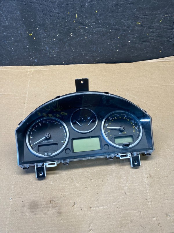 2008 to 2010 Land Rover LR2 Speedometer Cluster Gauge Oem r2499 DG