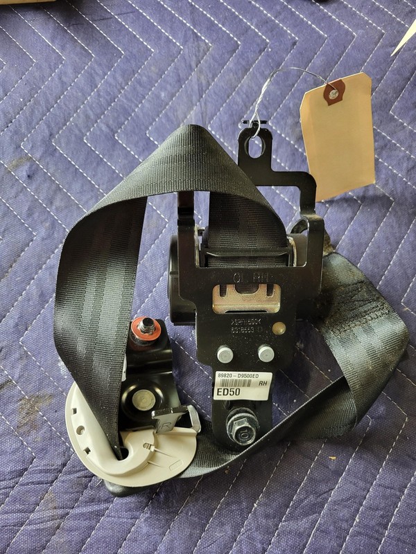 Used Oem Kia 2nd Row Right Passenger Rear Seat Belt Retractor 2017-2022 Sportage