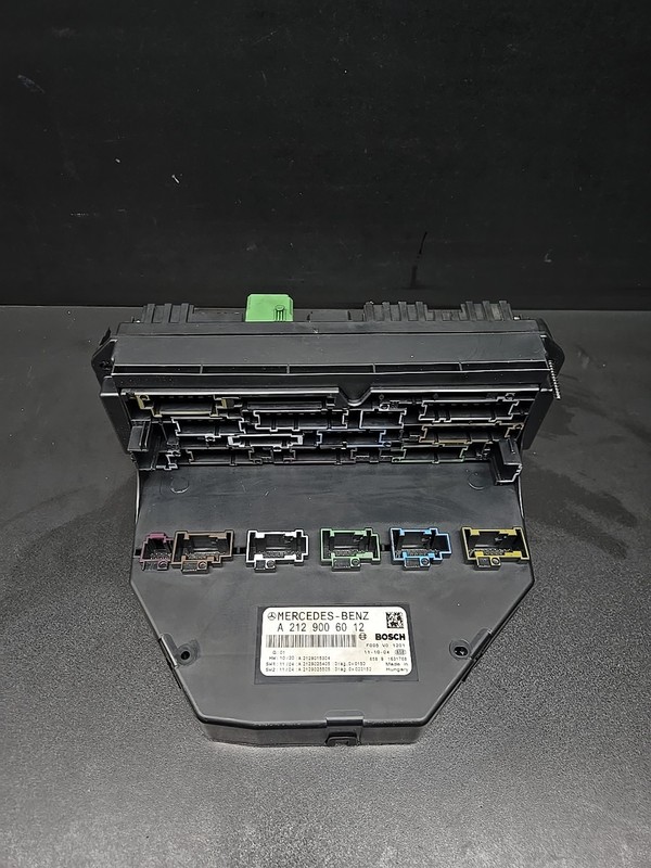 10-20 Mercedes 2129006012C250 E350 Front SAM Module Relay Fuse Box OEM